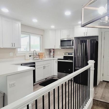 3 Bed 2 Bath Full Accessible Townhome In Heart Of Slc South Jordan Eksteriør bilde